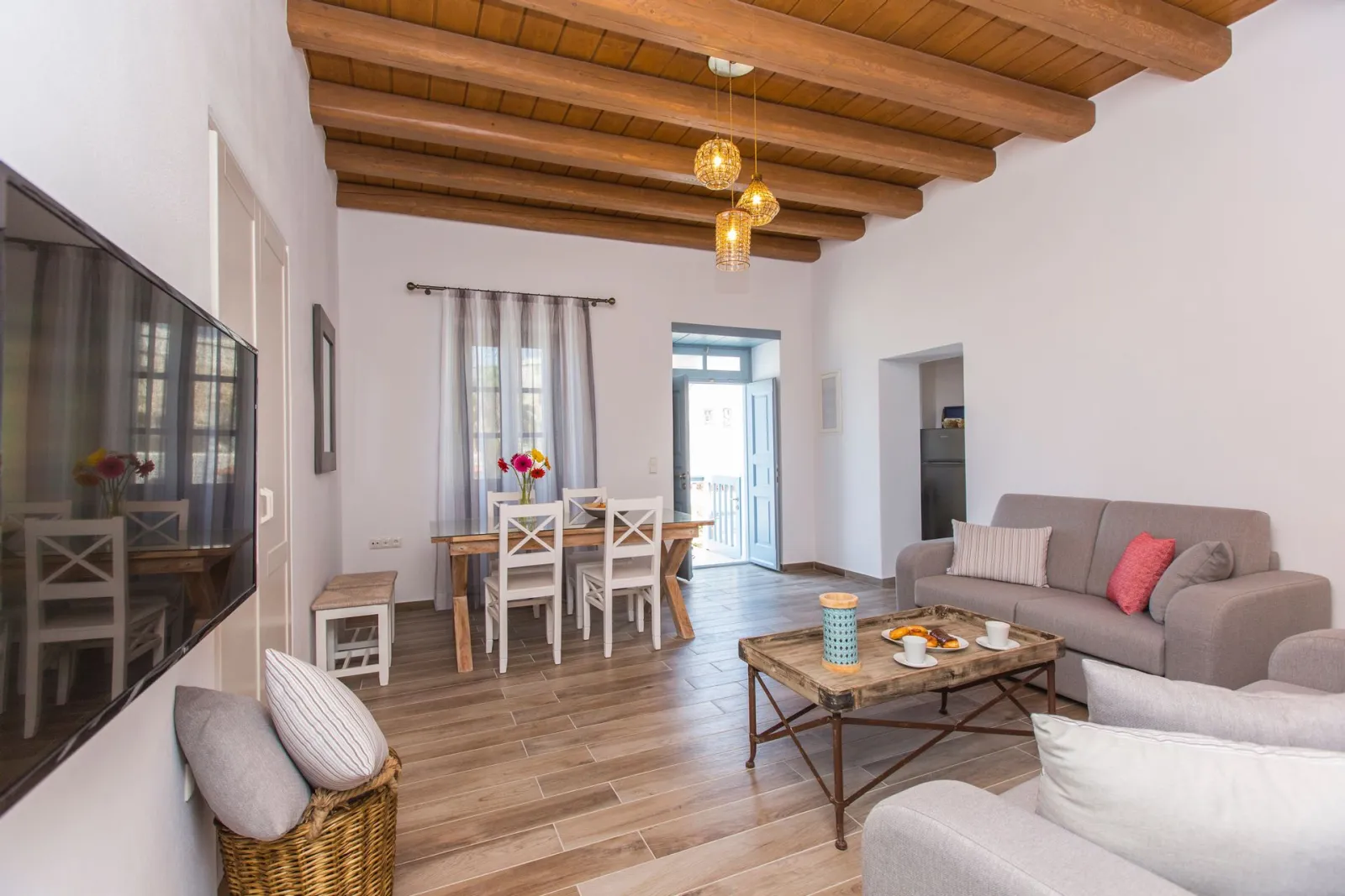 Two Apartments with Sea and Castle View Balcony (4-8 people)