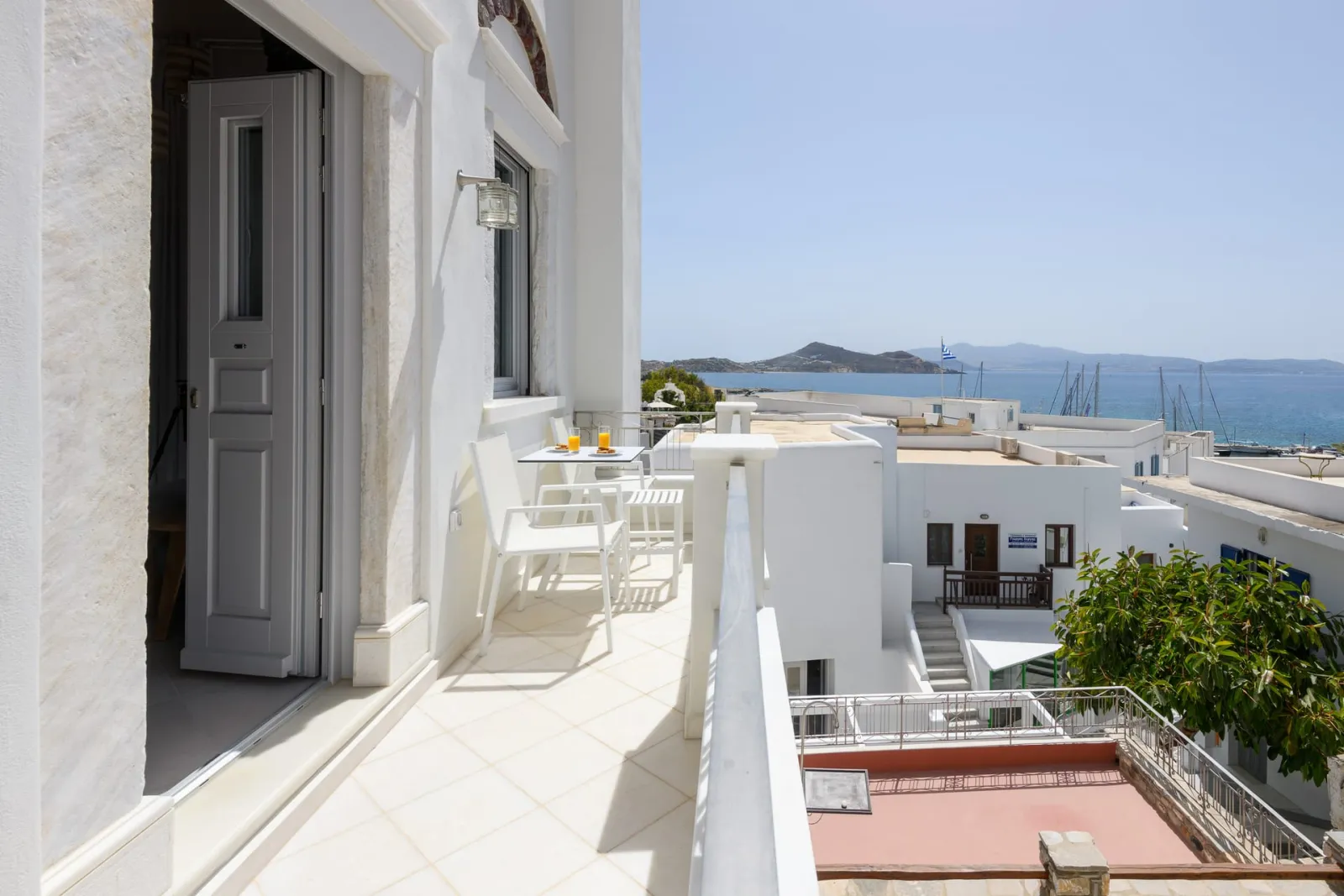 Deluxe Apartment with Sea View Balcony – King Bed