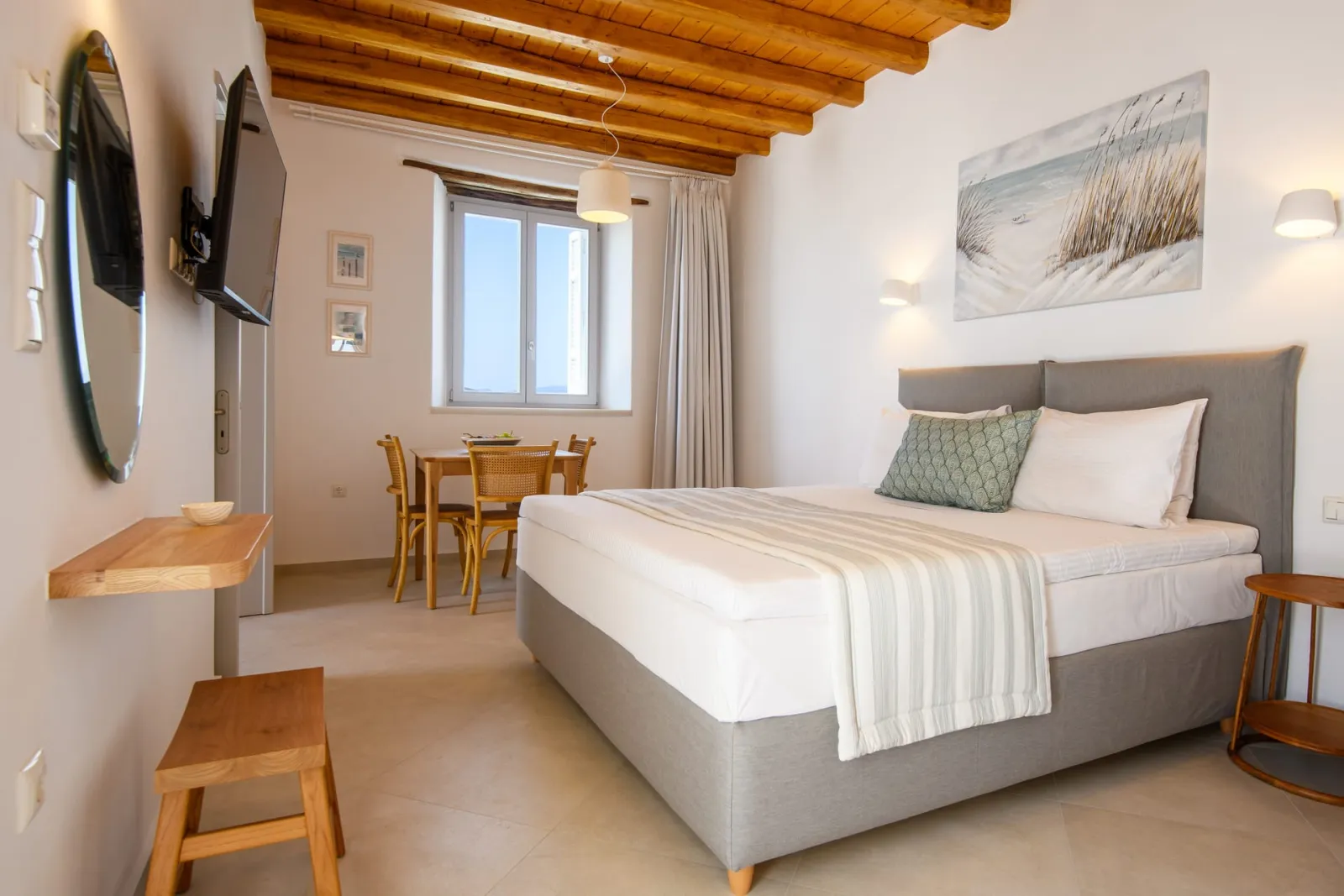 Deluxe Apartment with Sea View Balcony – King Bed