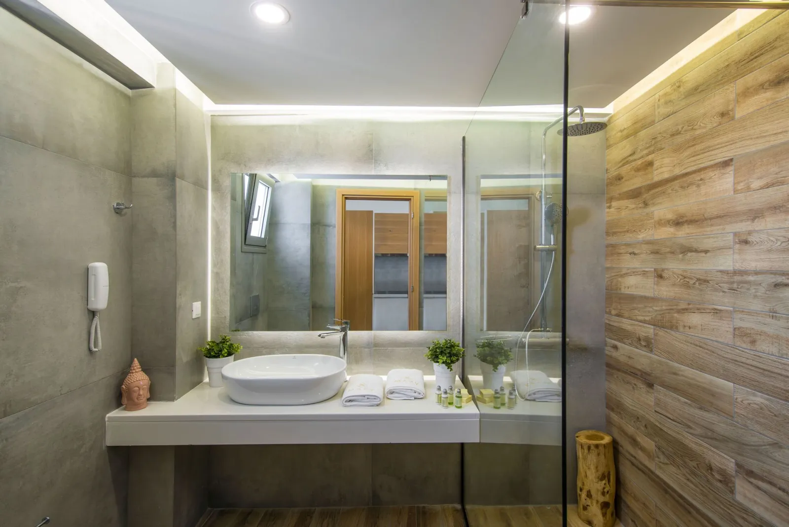 Deluxe Studio with Pool View