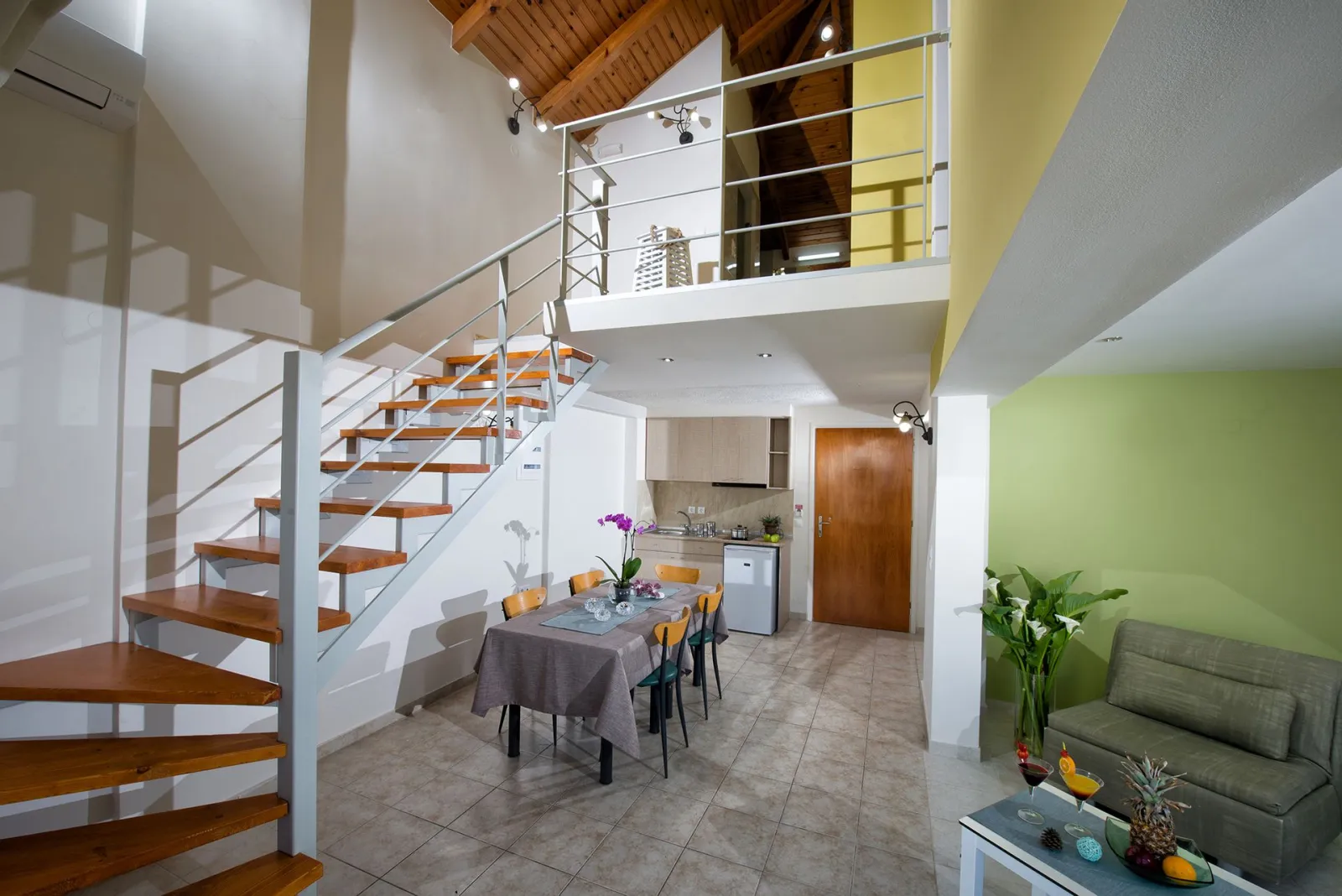 Superior Two Bedroom Apartment with Pool View - Split Level