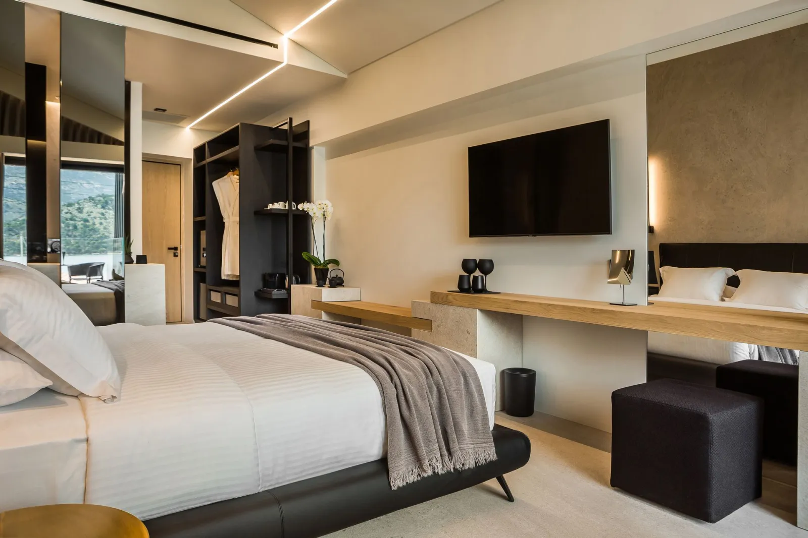 Superior Suite with Sea View and Private Jacuzzi