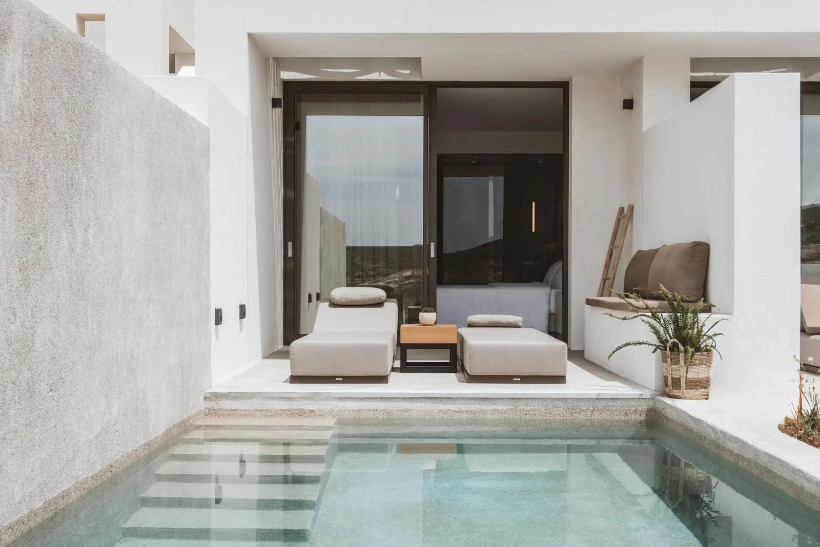 Deluxe Suite Horizon view with Plunge Pool