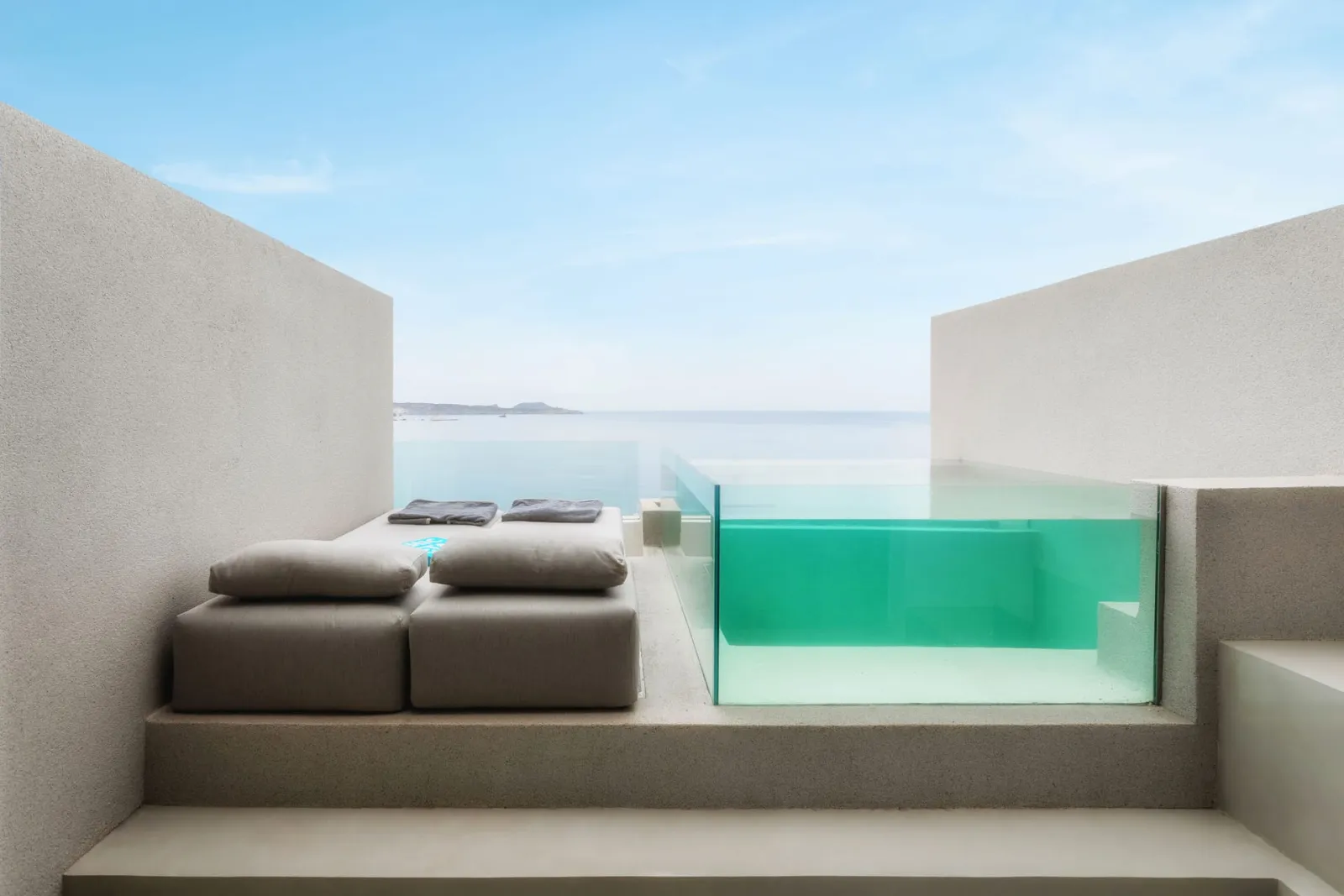 Deluxe Suite Sea View with Private Glass Pool