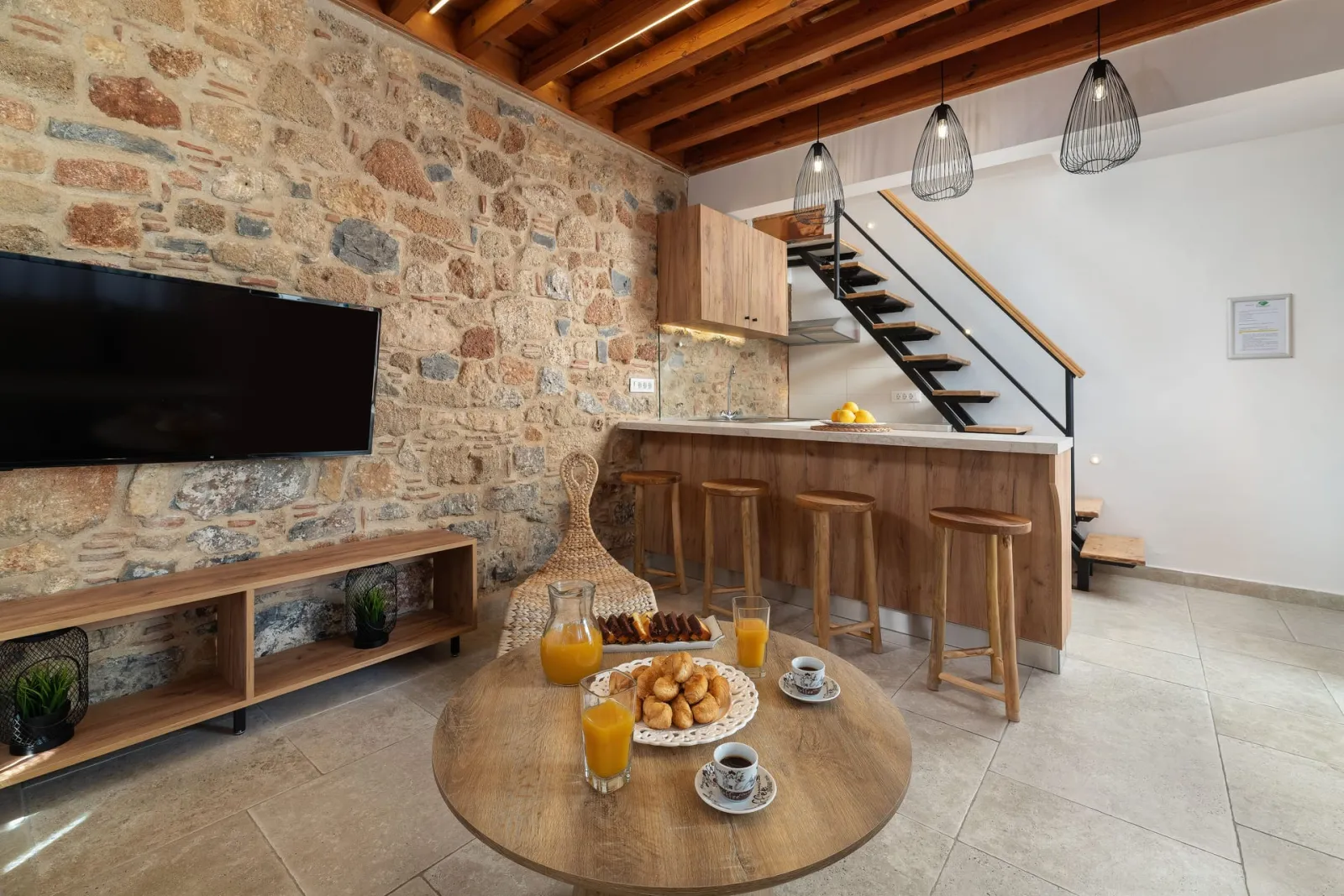 Emerald Traditional Apartment