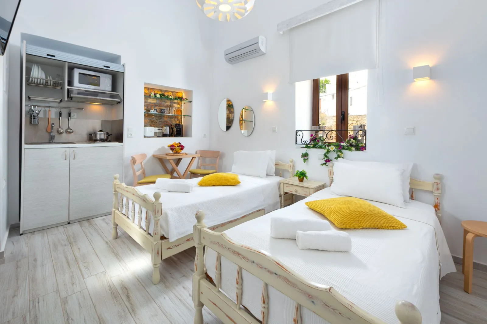 Lindos Citrin Suites (3 Suites - 10 persons)