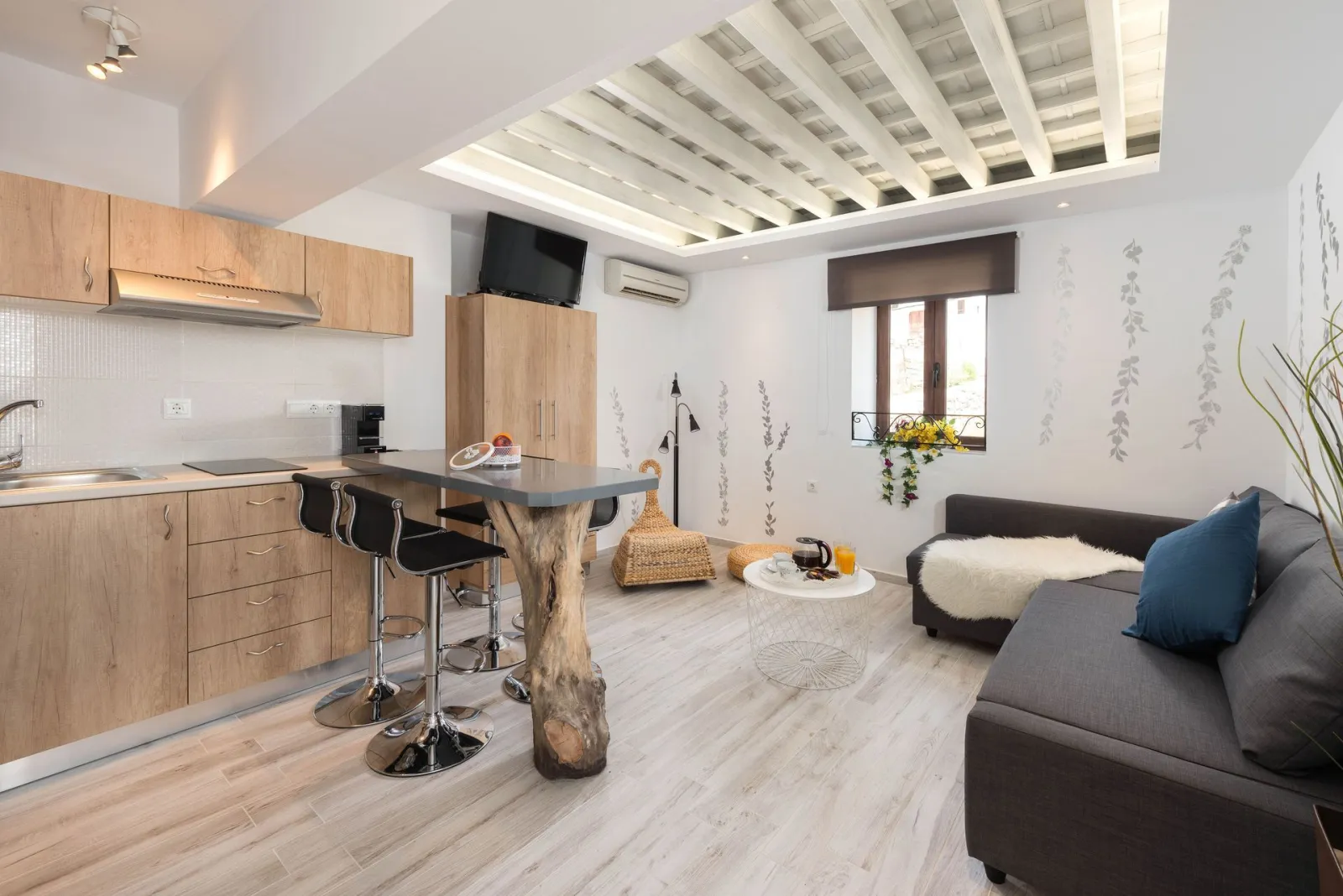 Lindos Citrin Suites (3 Suites - 10 persons)