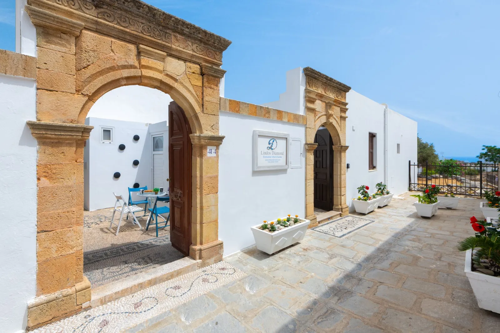 Lindos Citrin Suites (3 Suites - 10 persons)