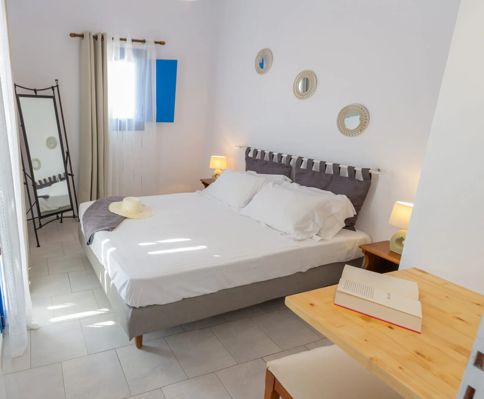 One Bedroom with Sea View