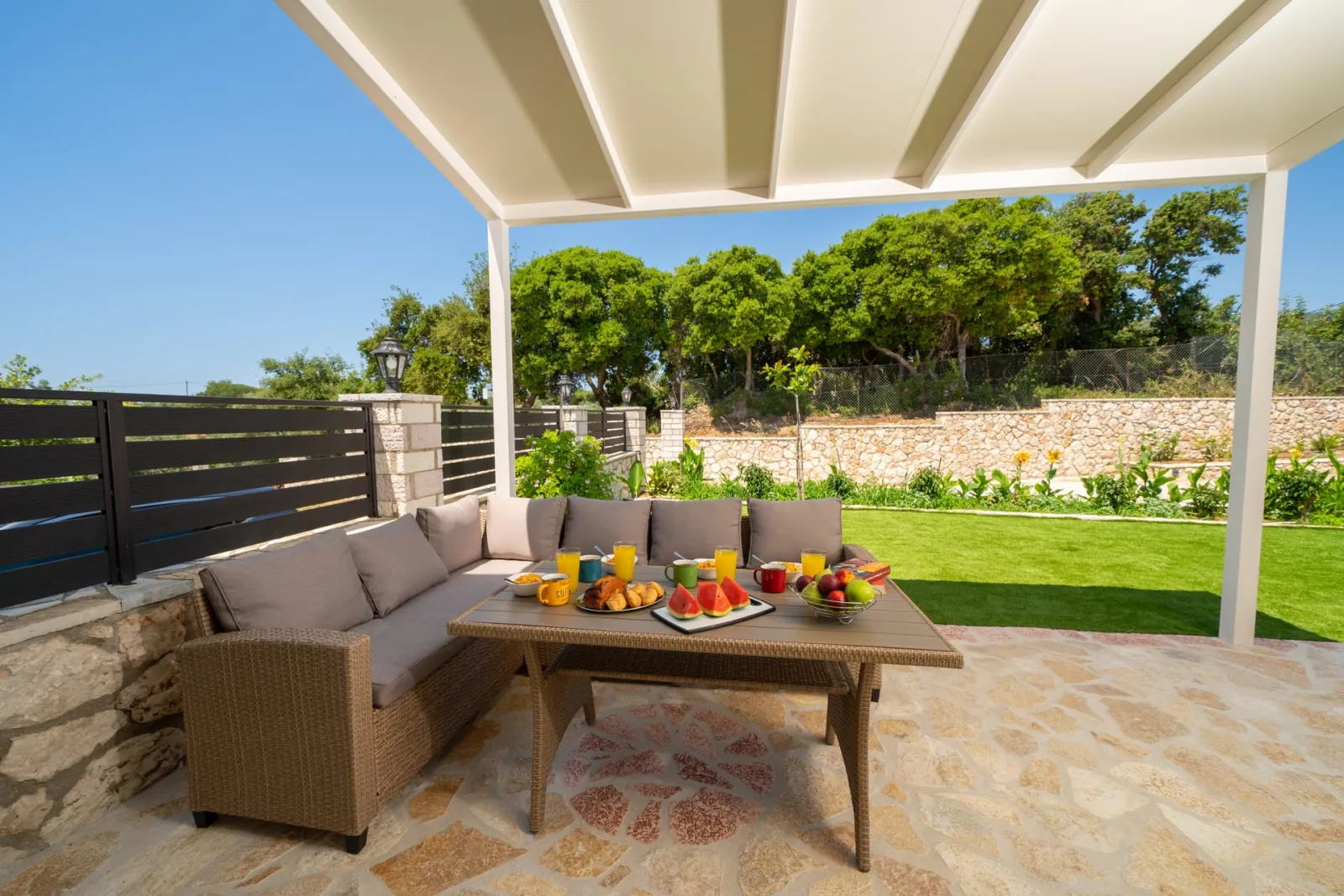 Dendra Apartments – Averto