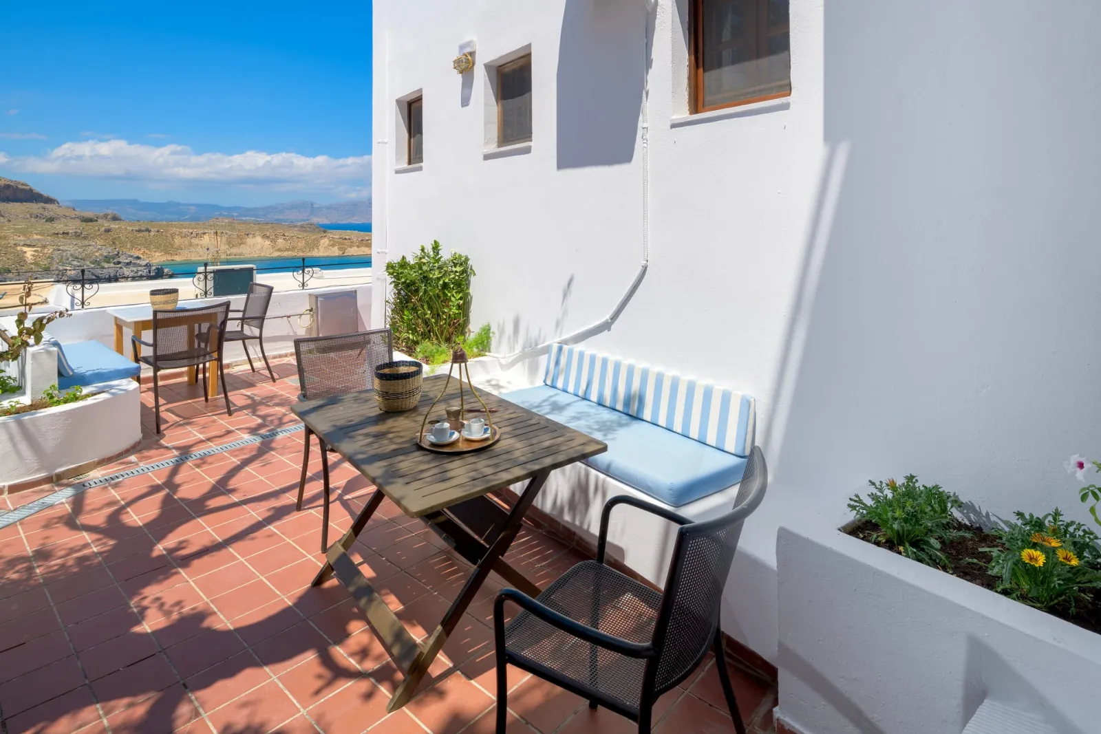 Deluxe Double Room with Side Sea View