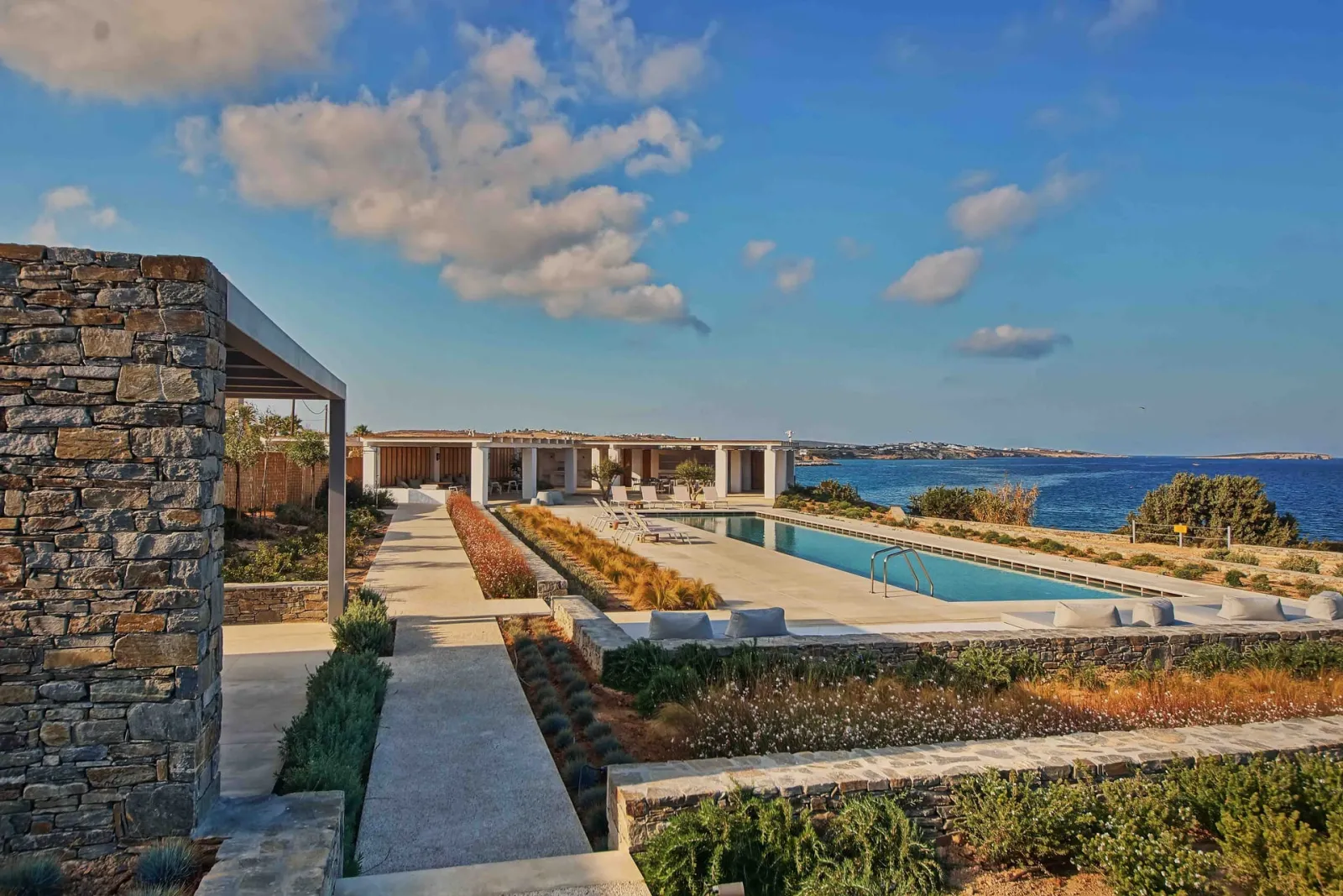 Amaryllis Villa