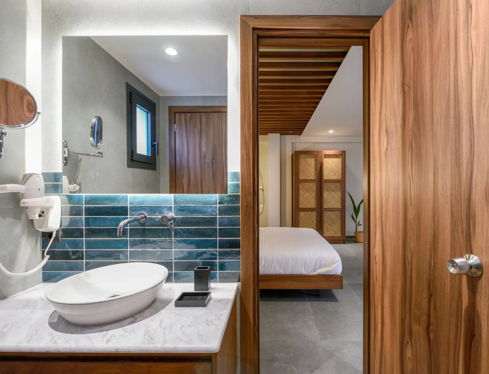 Junior Suite with Pool View
