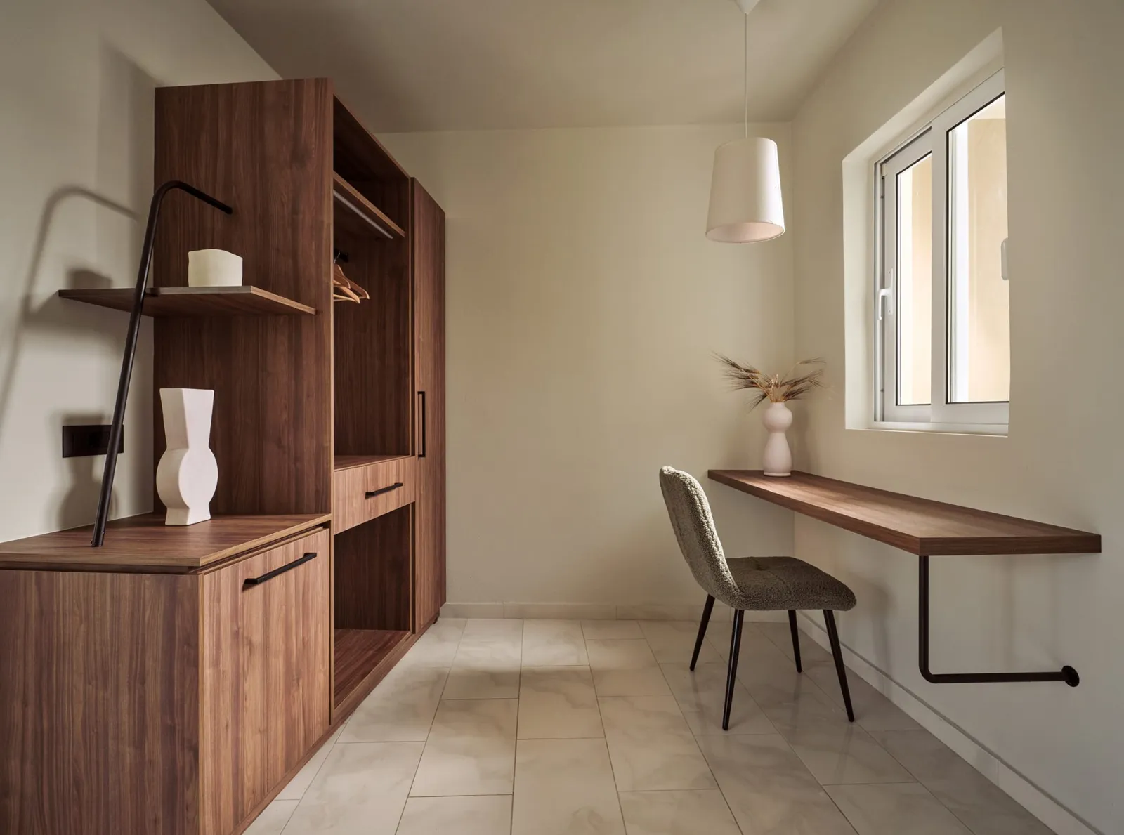 Two-Bedroom Apartment with Side Sea View 40m²