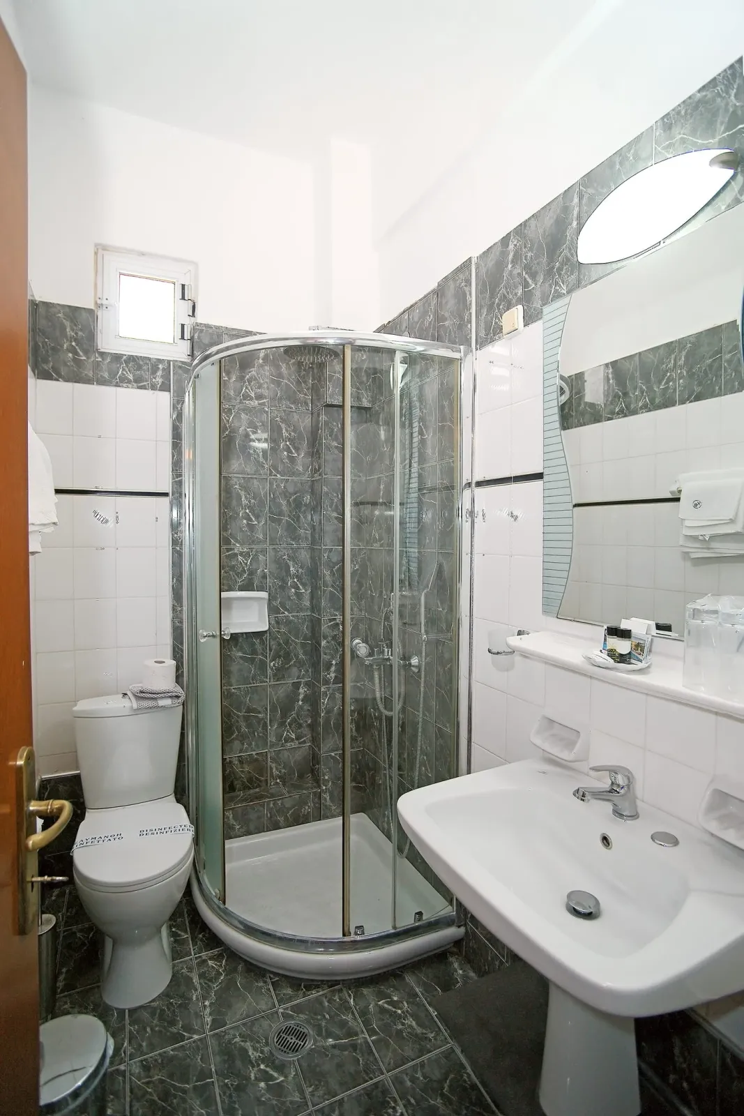 Single Room Ground Floor (No Balcony)