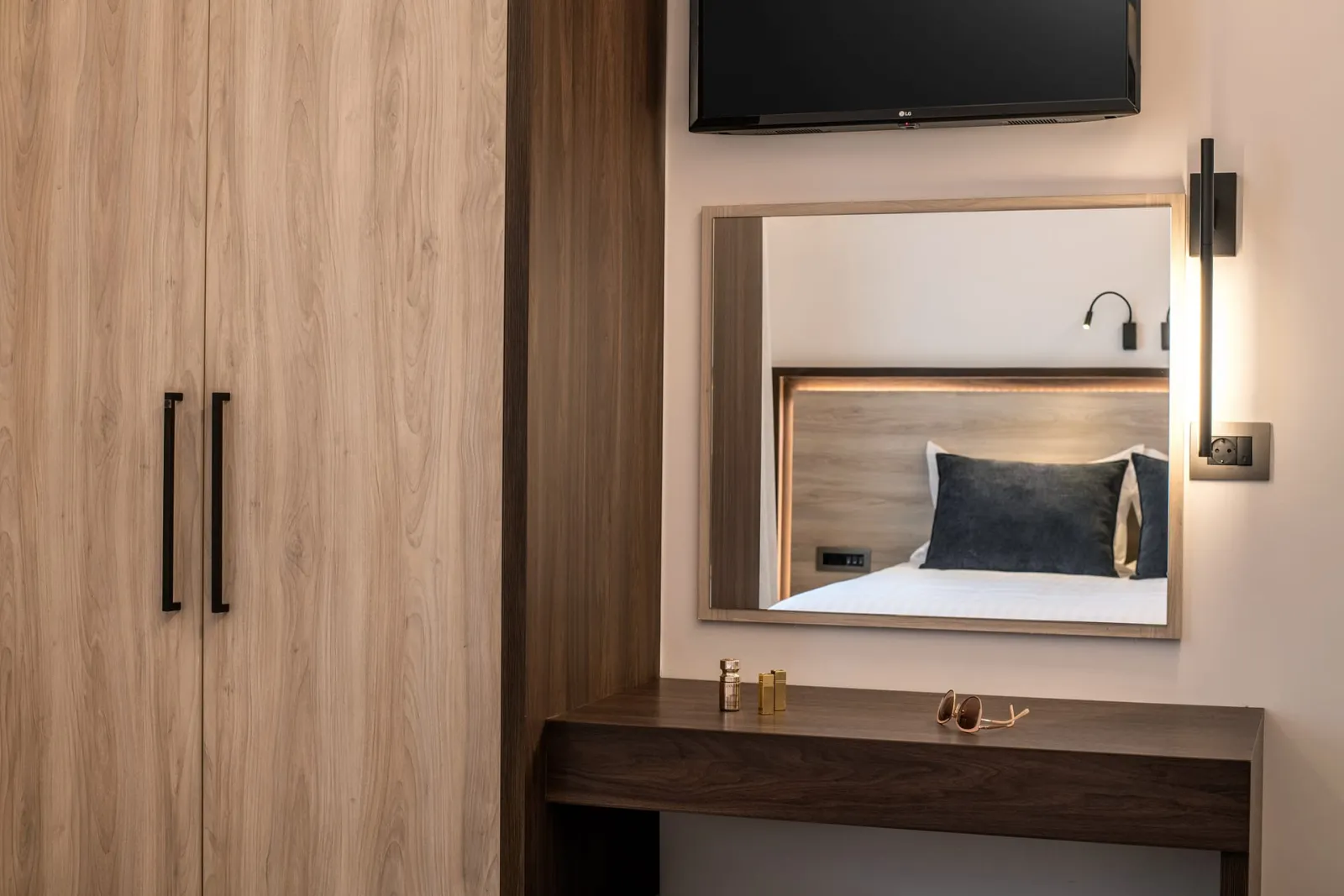 Deluxe One Bedroom Apartment