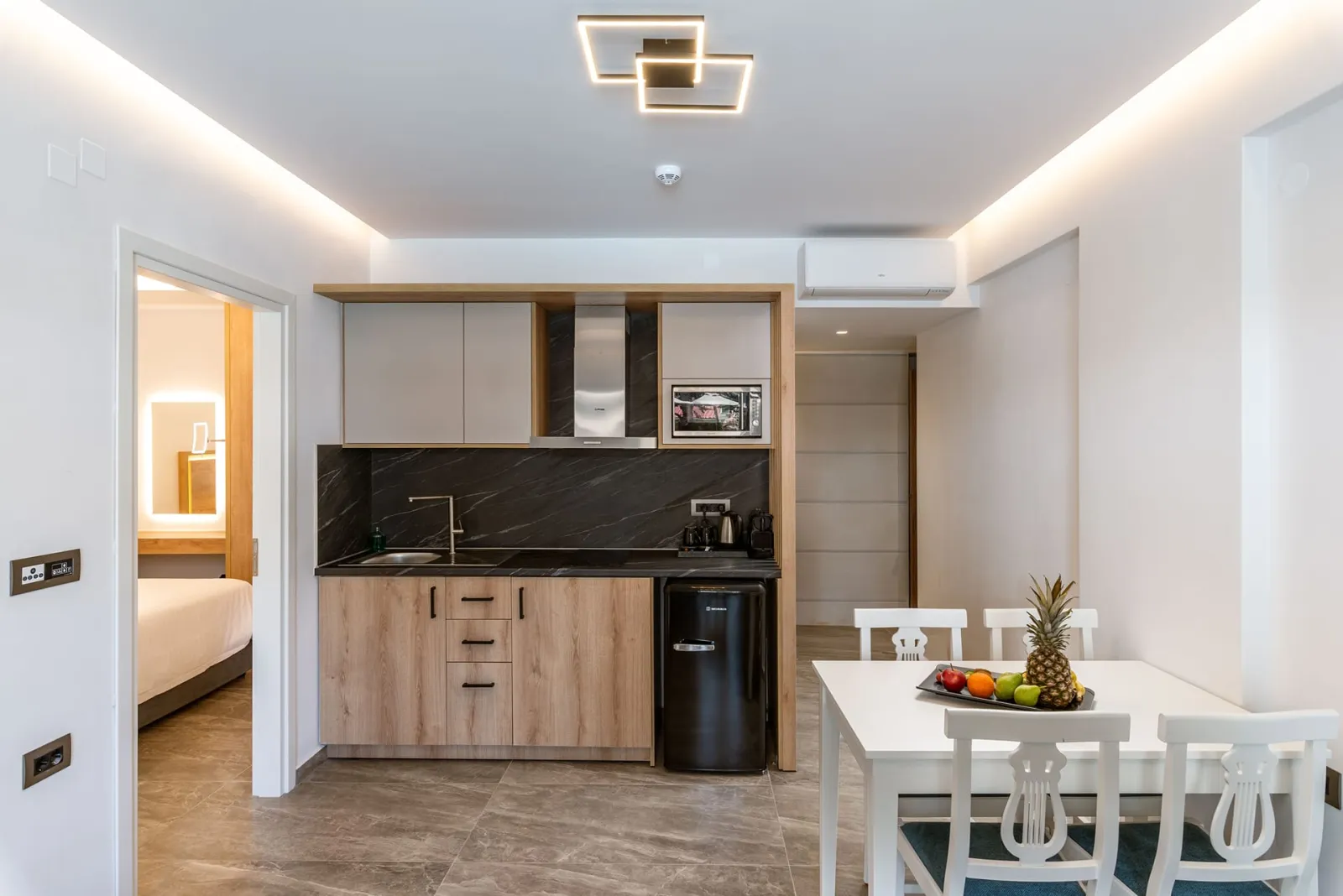 Deluxe One Bedroom Apartment