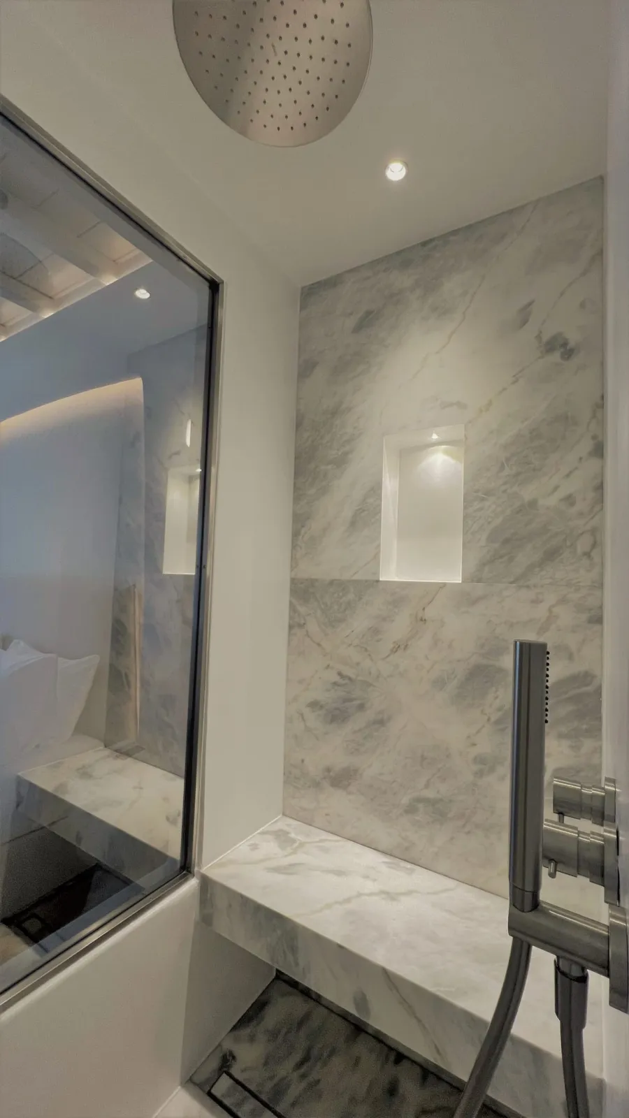 Deluxe Suite with Outdoor Hot Tub