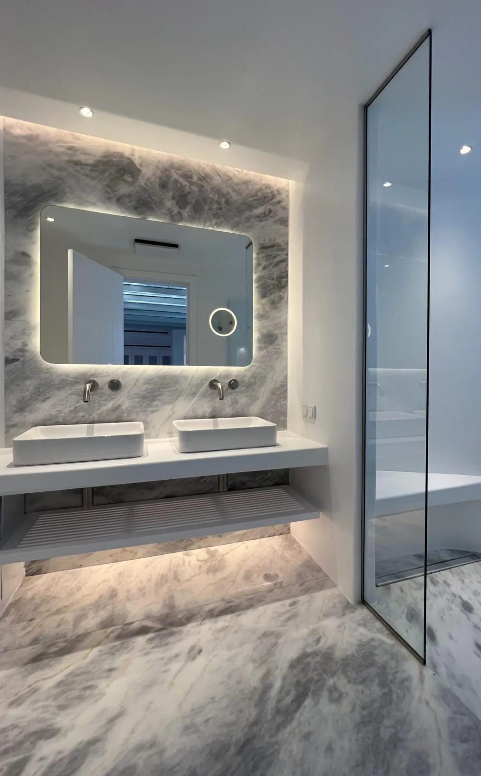 The Cave Pool Experience Suite