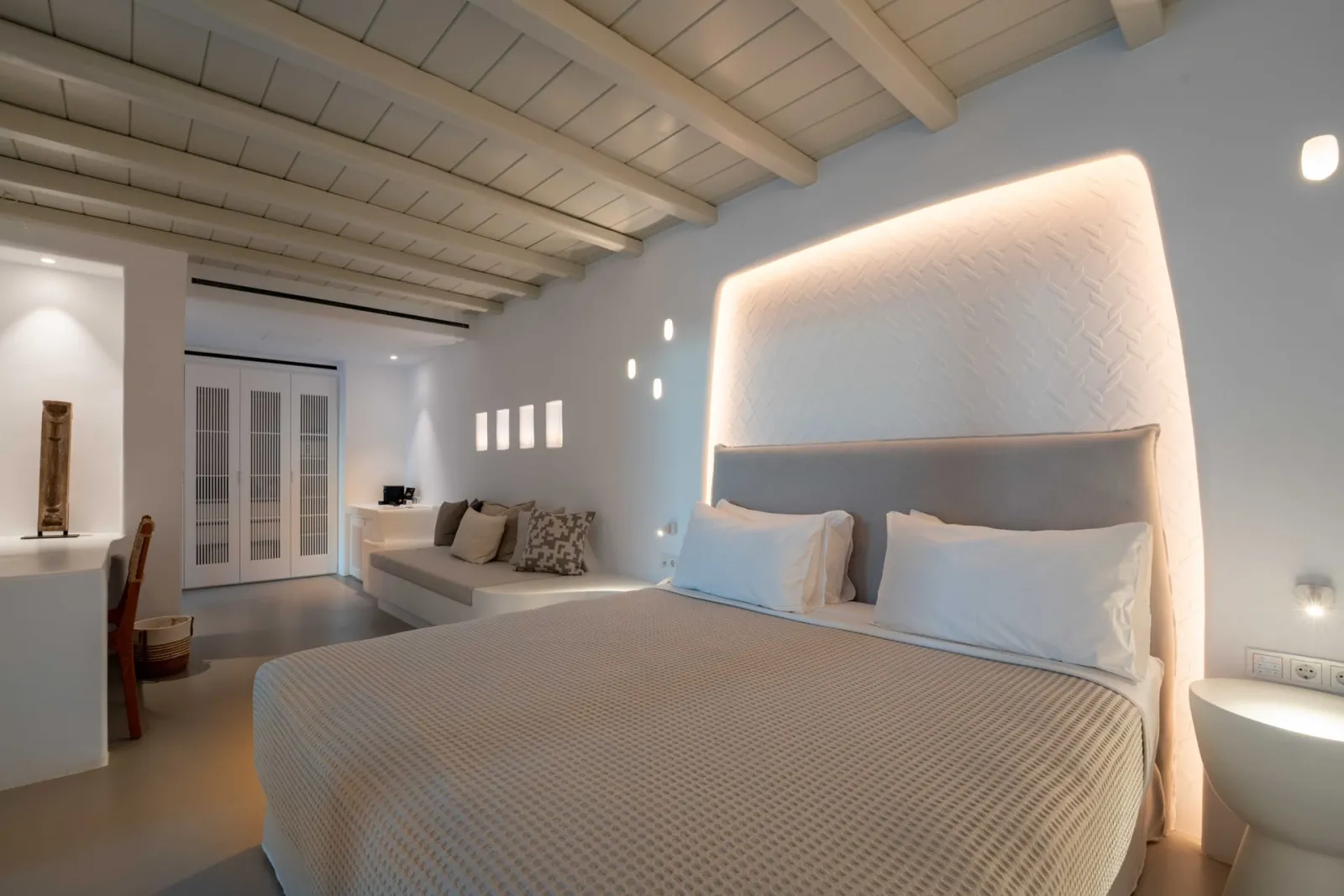 The Cave Pool Experience Suite