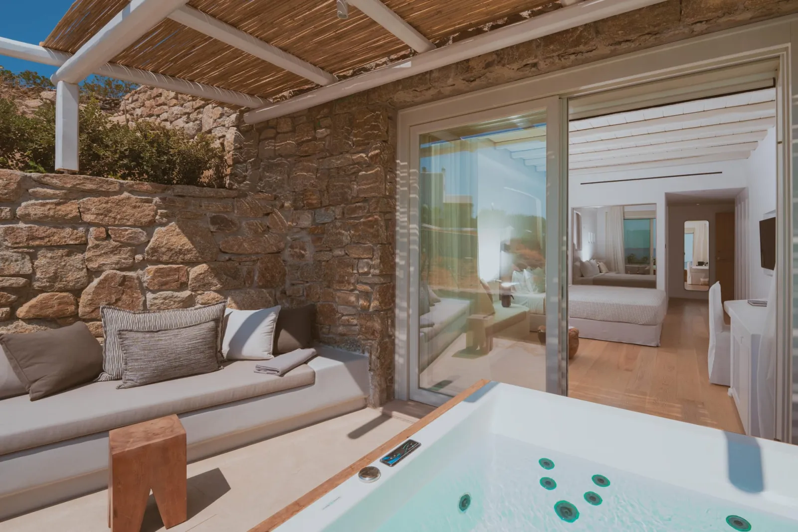 Deluxe Suite with Outdoor Hot Tub