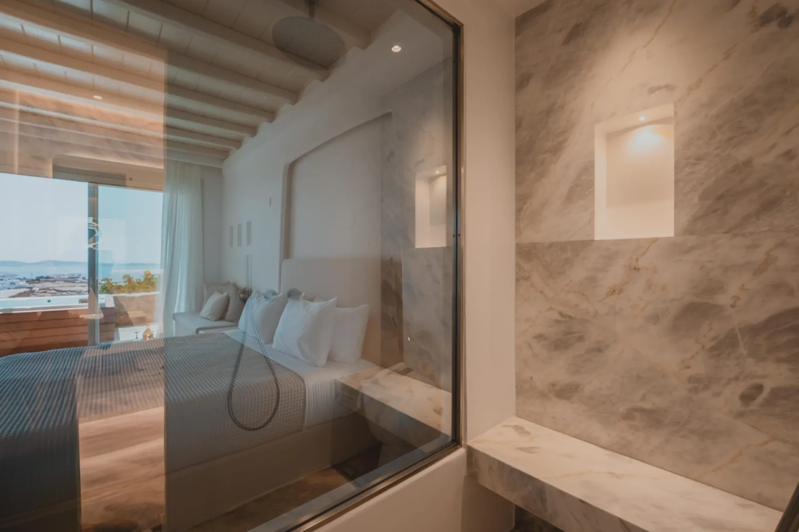 Deluxe Suite with Outdoor Hot Tub