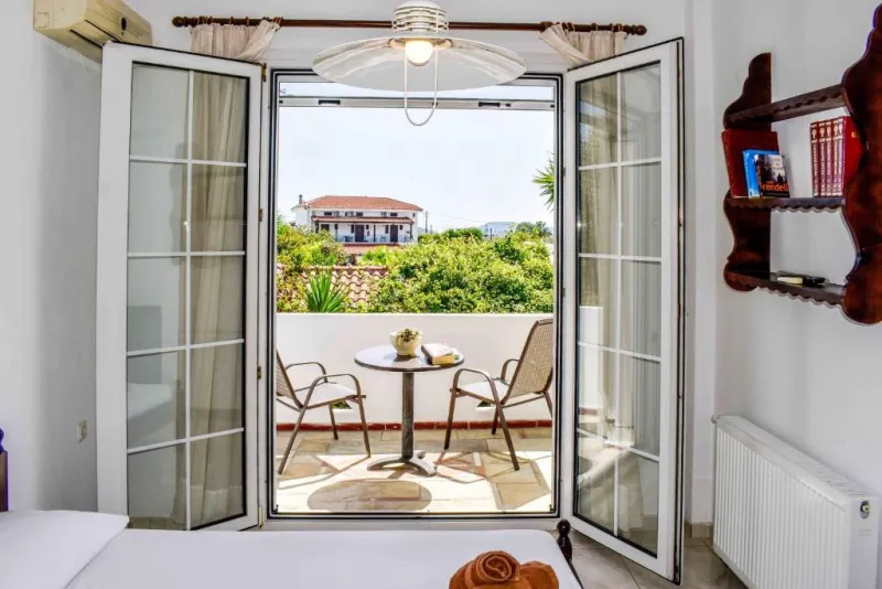 Two-Bedroom Apartment (Retro) with Garden View