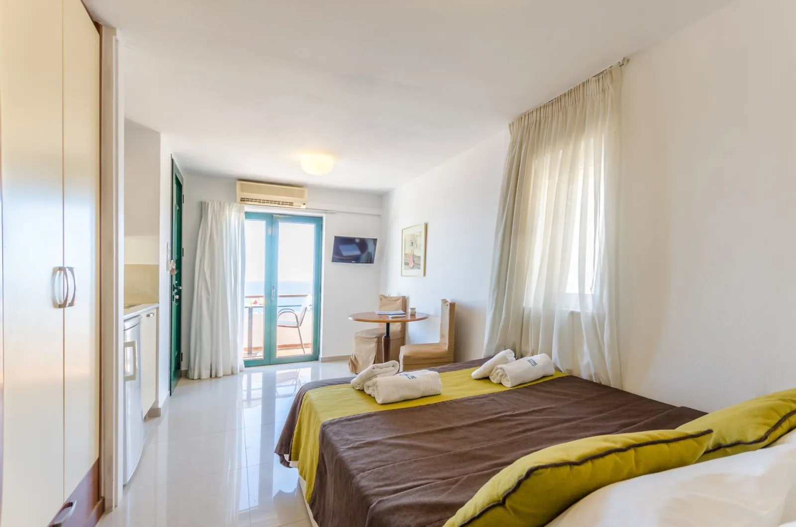 Economy Single Room | Panoramic Sea View [16 m²]