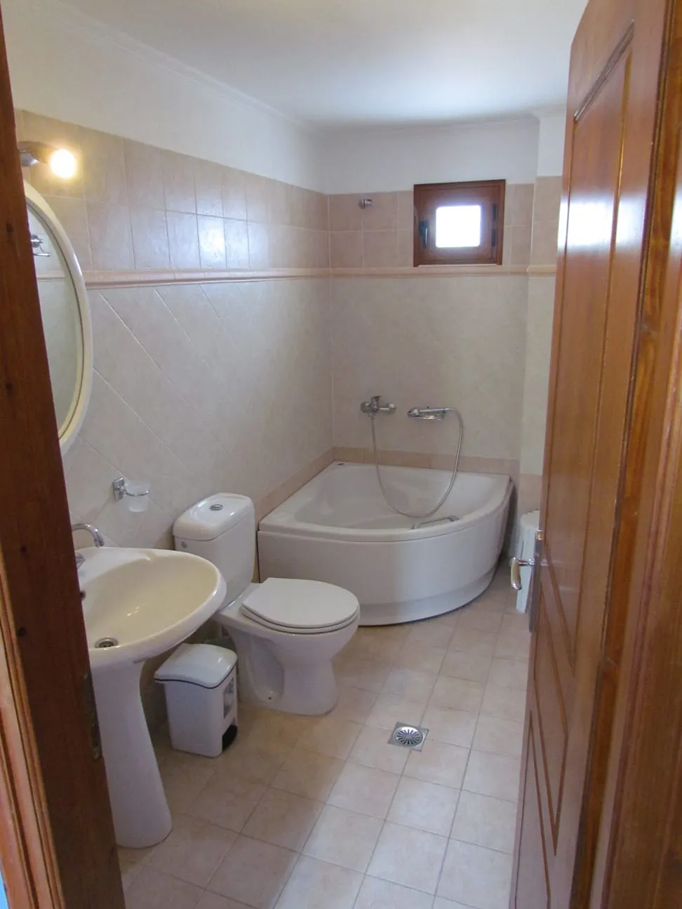 Deluxe Triple Room with Hot Tub