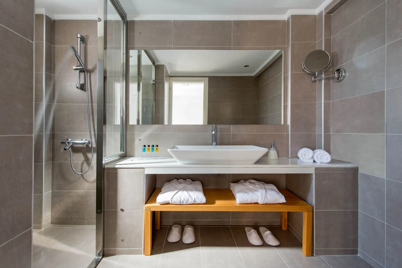 Junior Suite with Sea View and Hot Tub