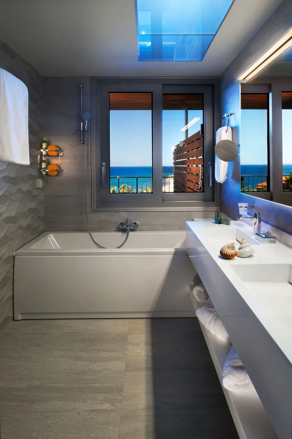 Deluxe Suite with Sea View