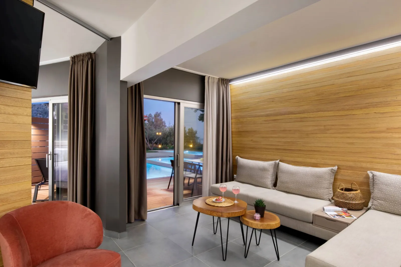 Family Suite Private Pool - Pool View