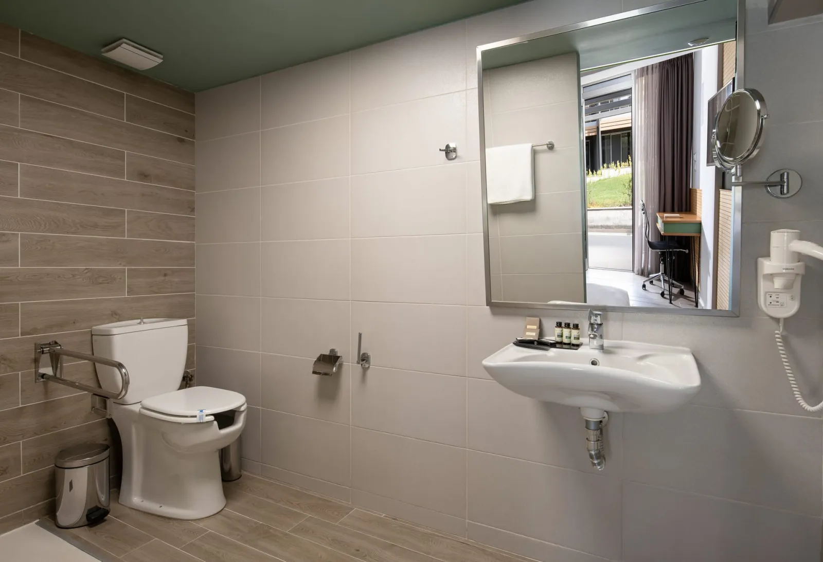 Handicapped Room