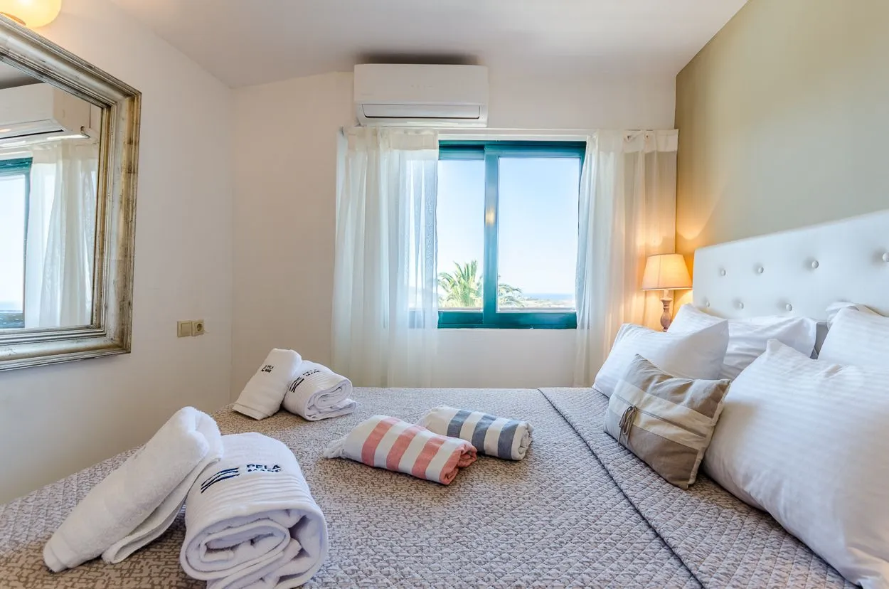 Deluxe Suite | 180° Sea-Sunset-Sunrise View [35 m²]