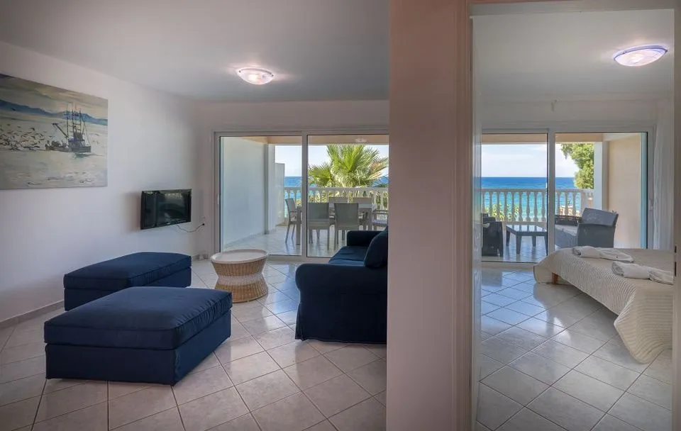 One Bedroom Sea View Apartment 3 adults+1 child