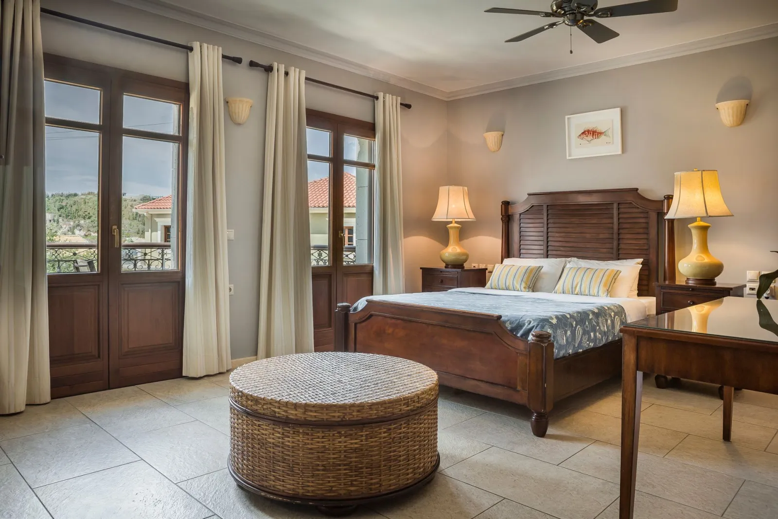 Suite with Partial Harbour View No 101