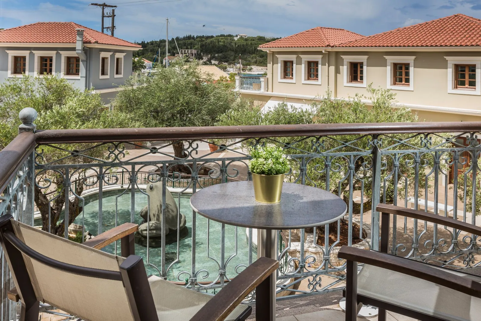 Suite with Partial Harbour View No 101