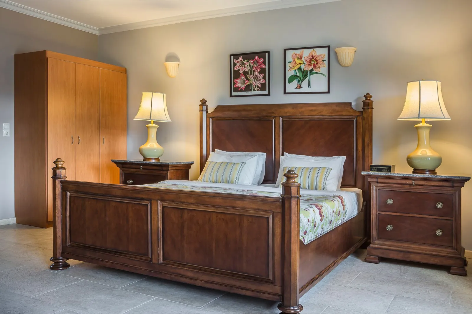 Superior Suite with Partial Harbour View No 102