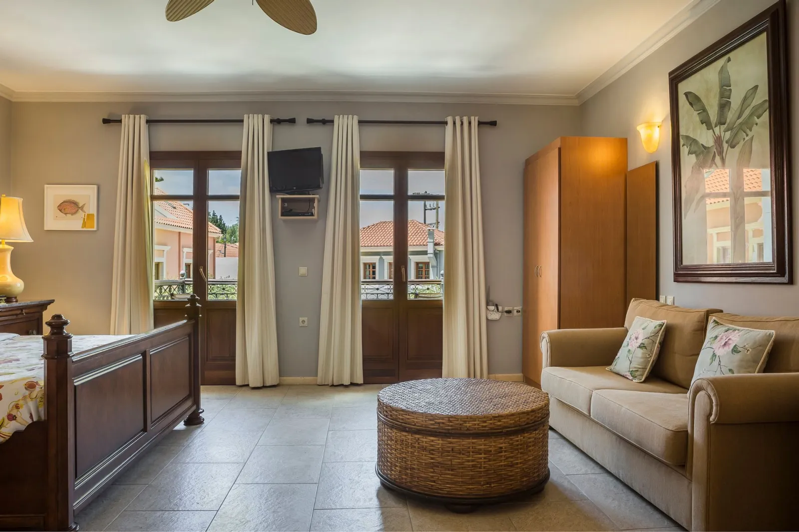 Superior Suite with Partial Harbour View No 102