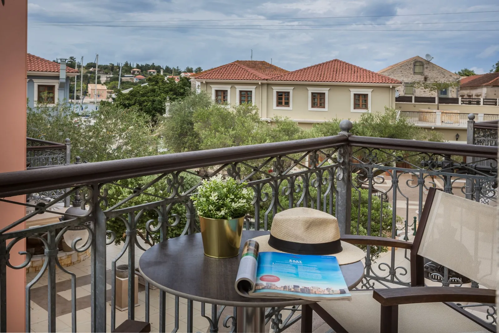 Suite with Partial Harbour View No 104