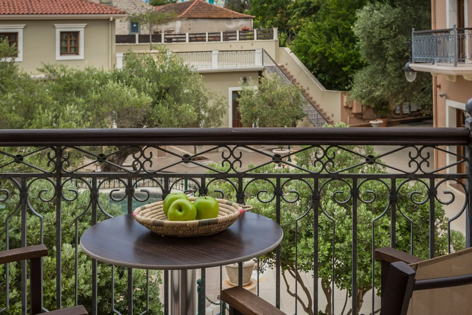 Suite with Courtyard View No 105