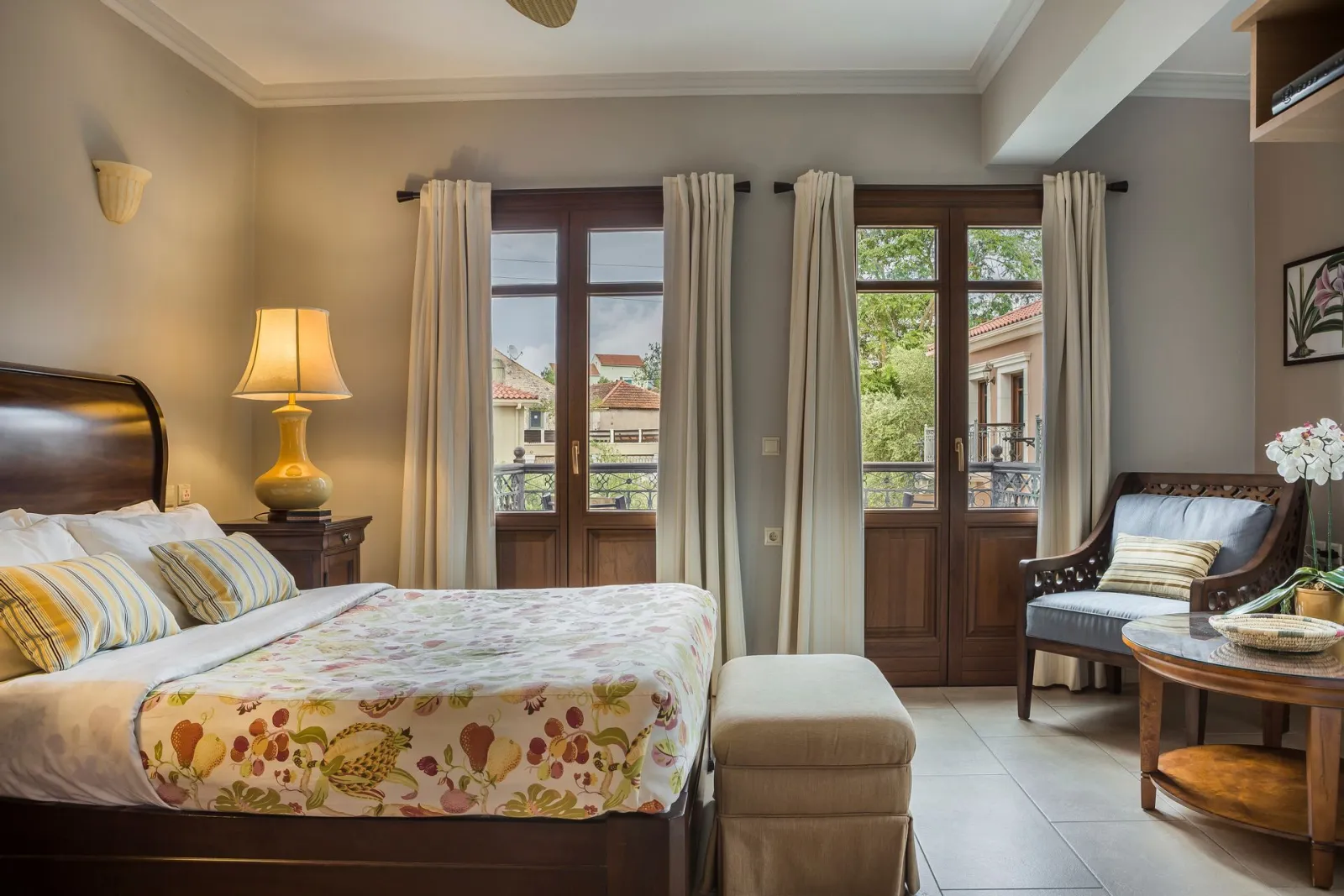 Suite with Courtyard View No 105