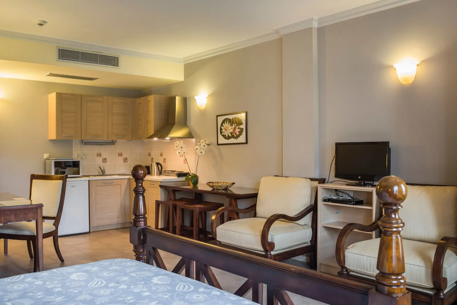 Superior Suite with Courtyard View No 106