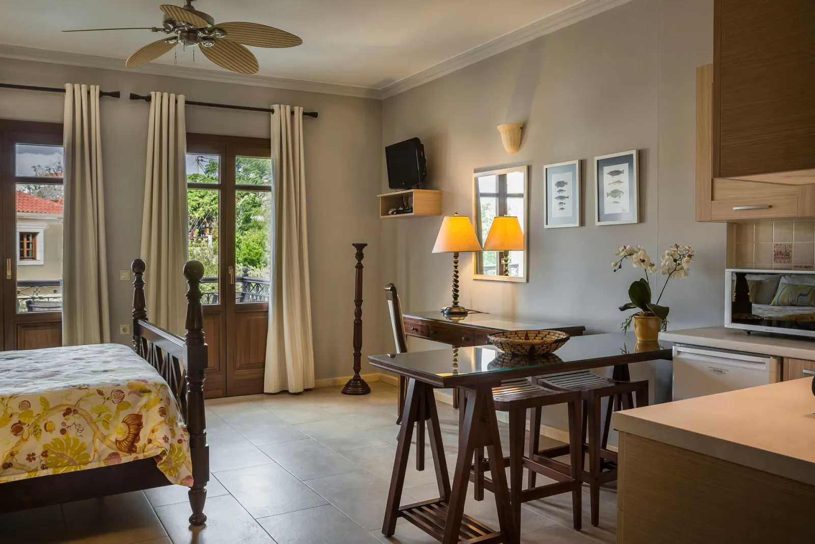 Superior Suite with Courtyard View No 107