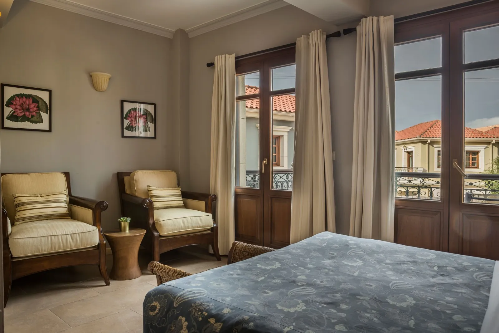 Suite with Courtyard View No 108