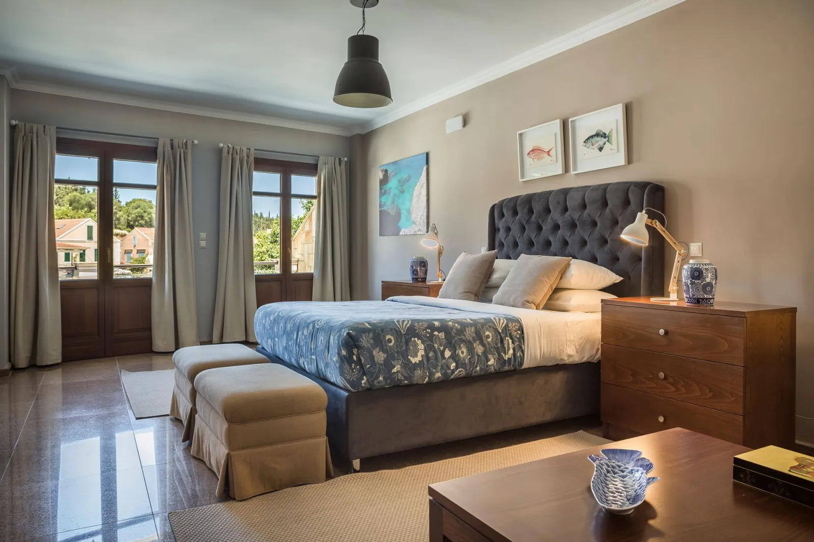 Executive Suite with Partial Harbour View No 111