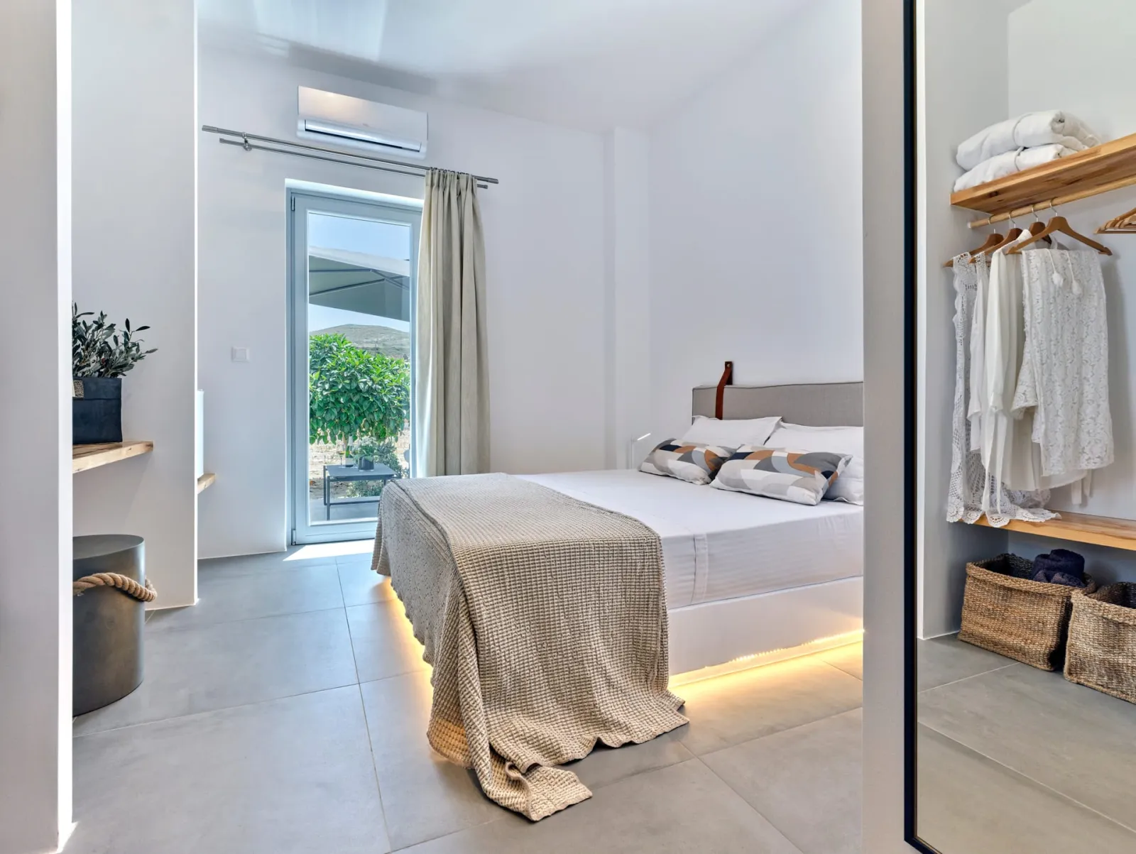 Avra Suite