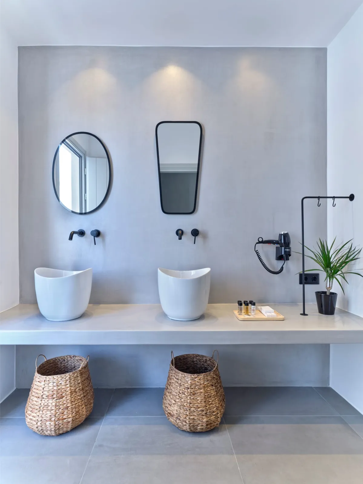 Avra Suite