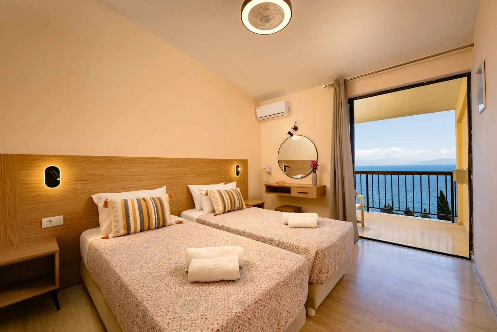 Double or Twin Room with Sea View