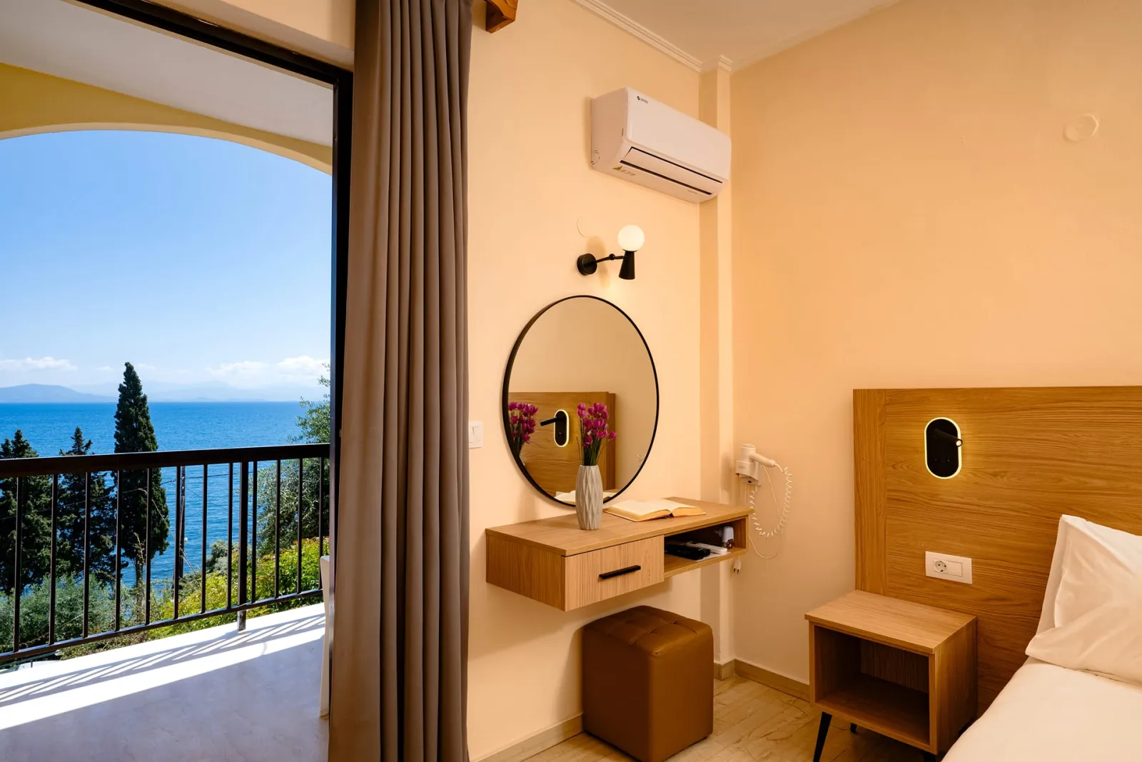 Triple Room with Sea View